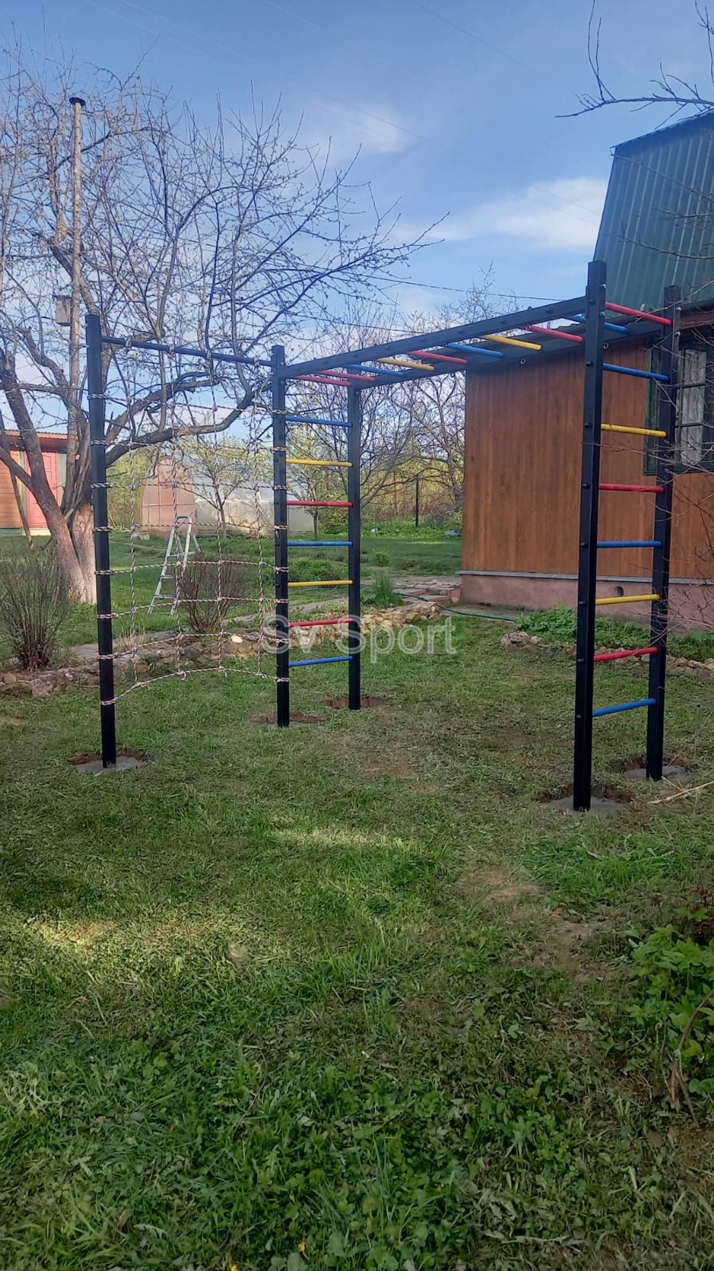 Монтаж уличной шведской стенки Sv Sport Рукоход (5 вертикальных столбов)