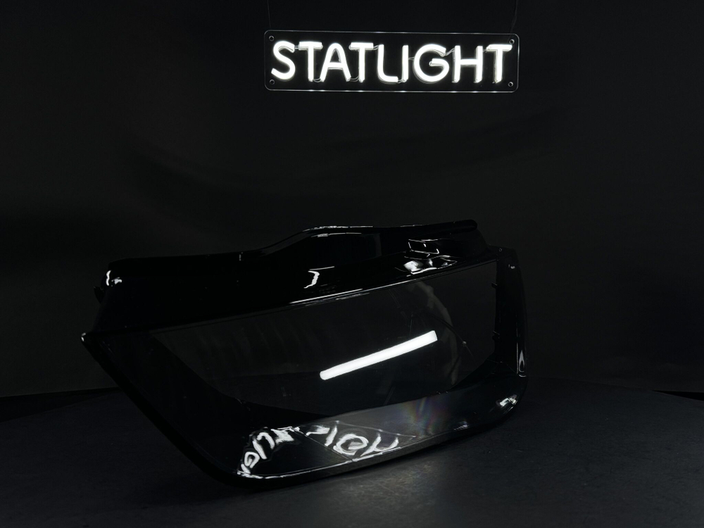 Левое стекло фары AUDI A4 B8 2011-2015