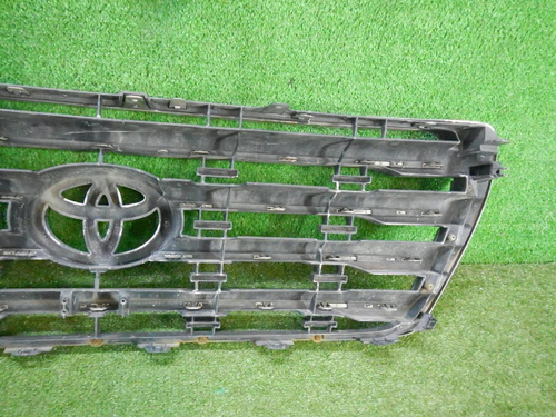 Решетка радиатора Toyota Land Cruiser 200 (2007-2012)