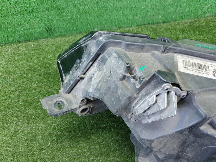 Фара правая Land-Rover Discovery 5 (2016-2021) LED (В пленке)