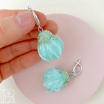 LEFIREL' Серьги серебряные женские "Эвелина" с цветами из муранского стекла / ювелирные украшения из родированного серебра 925