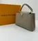 Сумка Louis Vuitton Capucines BB серо-бежевый