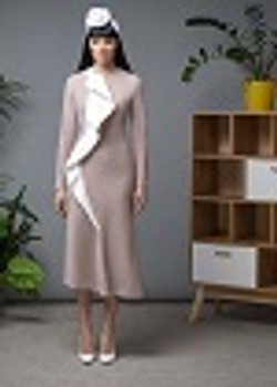 08-03-23 FW Платье-футляр с белым воланом по полочке бежевое