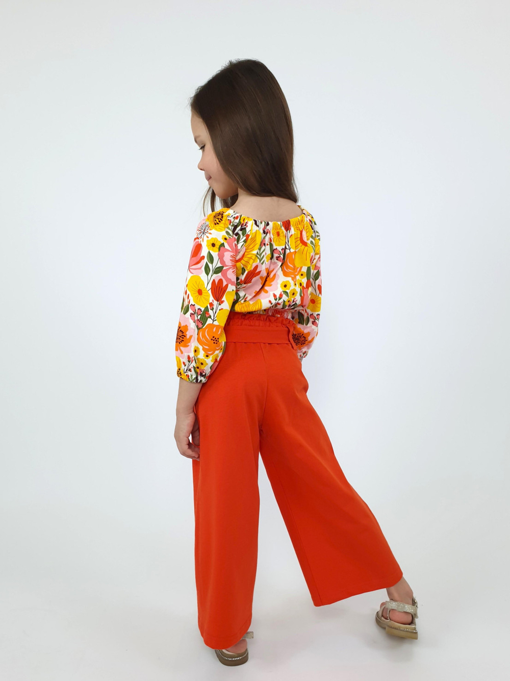 02-95-4 Комплект для девочки (футболка и брюки)