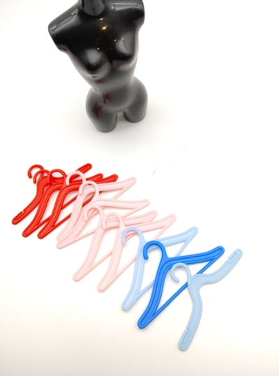 Аксессуар для куклы Барби винтаж - лот вешалок 0710