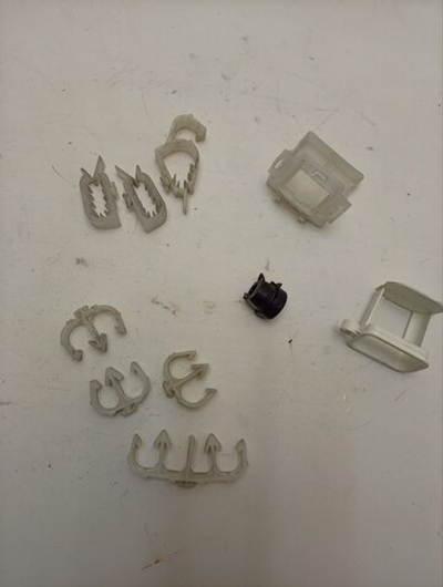 EWT1221 кт12 Пластиковый крепеж, защёлки и заглушки для стиральной машины Electrolux б/у