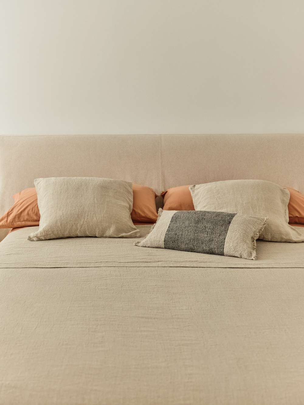 Blok Кровать бежевая со съемными чехлами для матраса 160 х 200 см