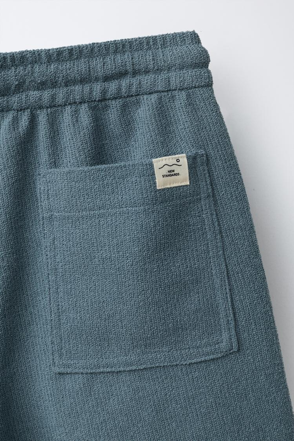 ZARA ШОРТЫ-БЕРМУДЫ В СТИЛЕ РУСТИК, ЗЕЛЕНОВАТО-СИНИЙ