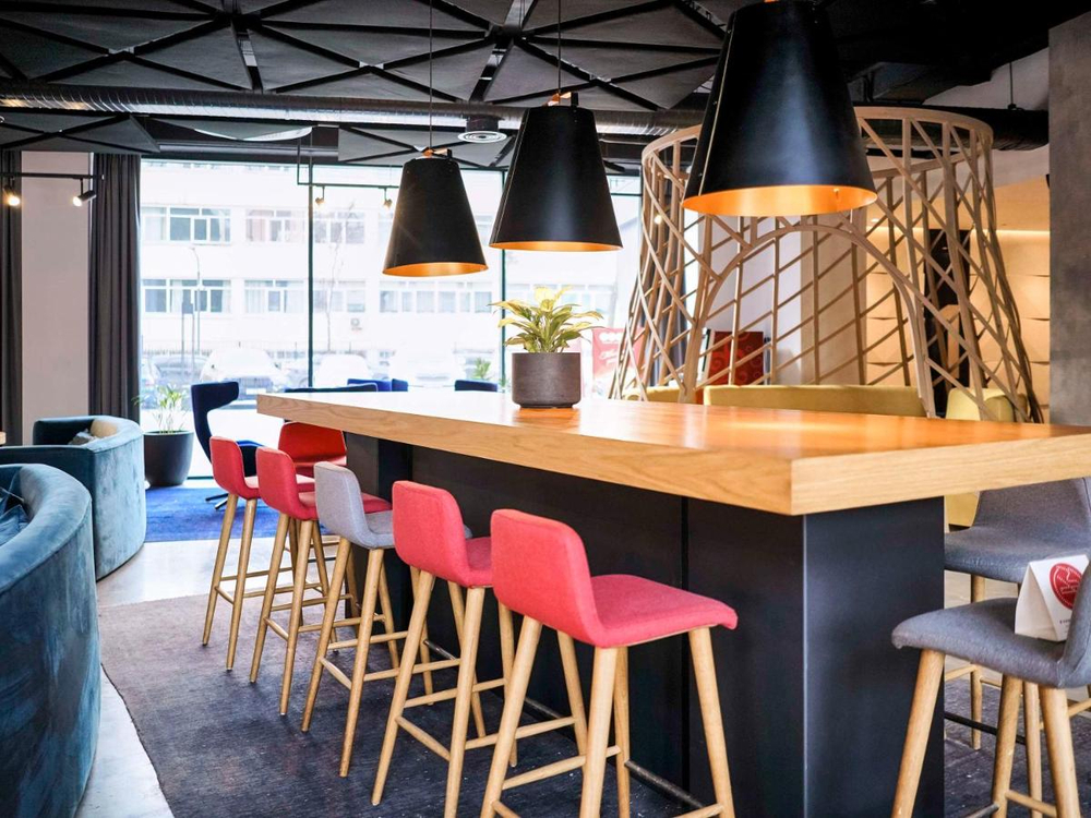 Мебель для кафе и ресторанов — изготовление под проект и формат заведения