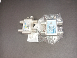 Делитель абонентский SAH 306 на 3 отвода, вносимое затухание IN-OUT 6dB.