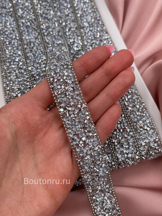 Тесьма серебристая термоклеевая стразы и мониль