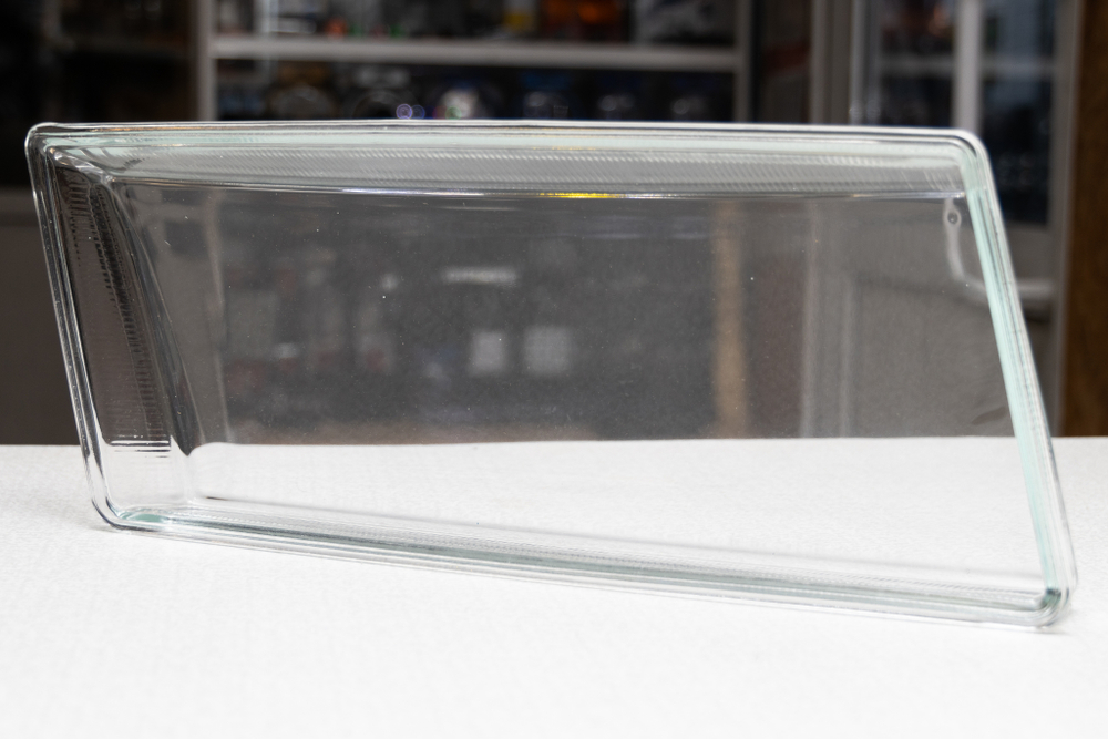 Стекло фары ВАЗ 2110 Бош Прозрачное (пара)