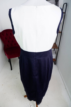 Платье Marks&Spencer лаконичное, маркировка 16, визуально на 50 размер