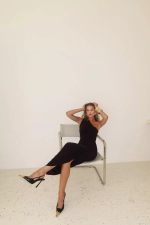 Платье со сборкой на одно плечо