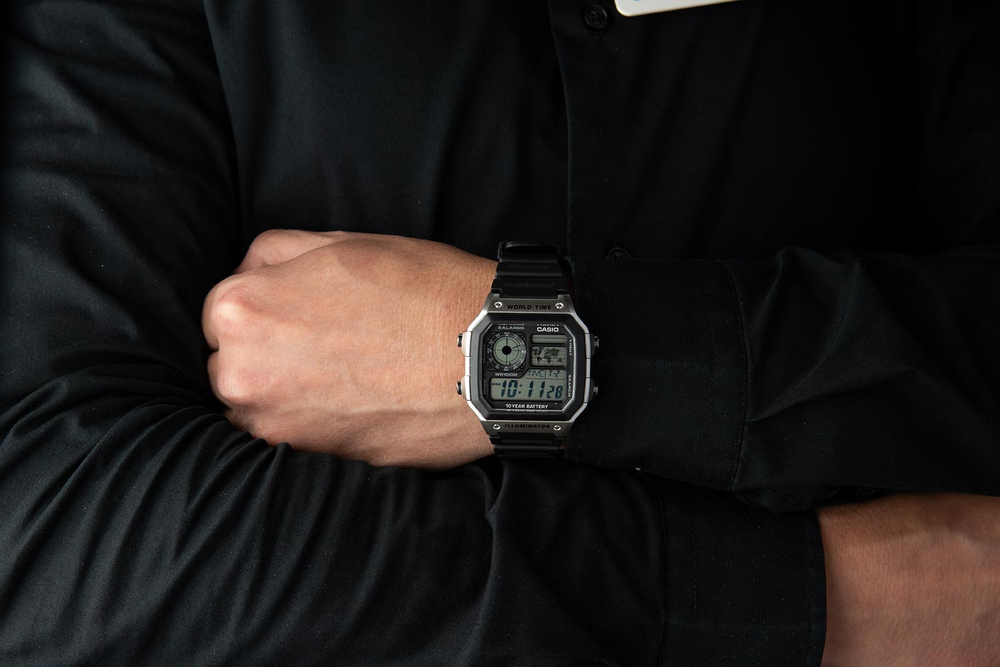 Часы Casio AE-1200WH-1CVEF