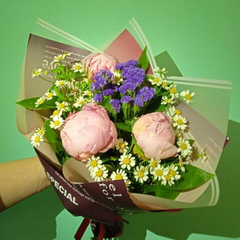 Букет Пионы и ромашка