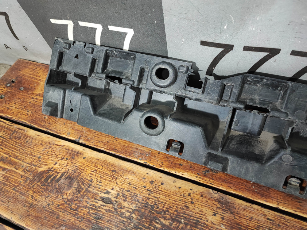 Кронштейн порога правого BMW X6 (G06) 19-нв Б/У Оригинал 51777425466