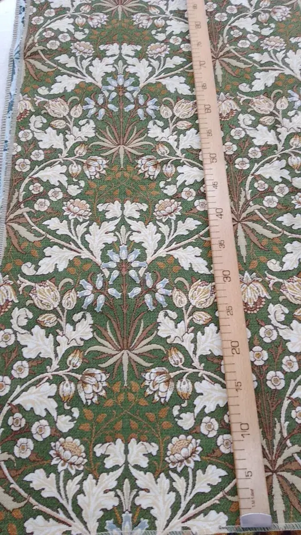 Гобеленовая ткань Ландыш зелёный фон 175 см