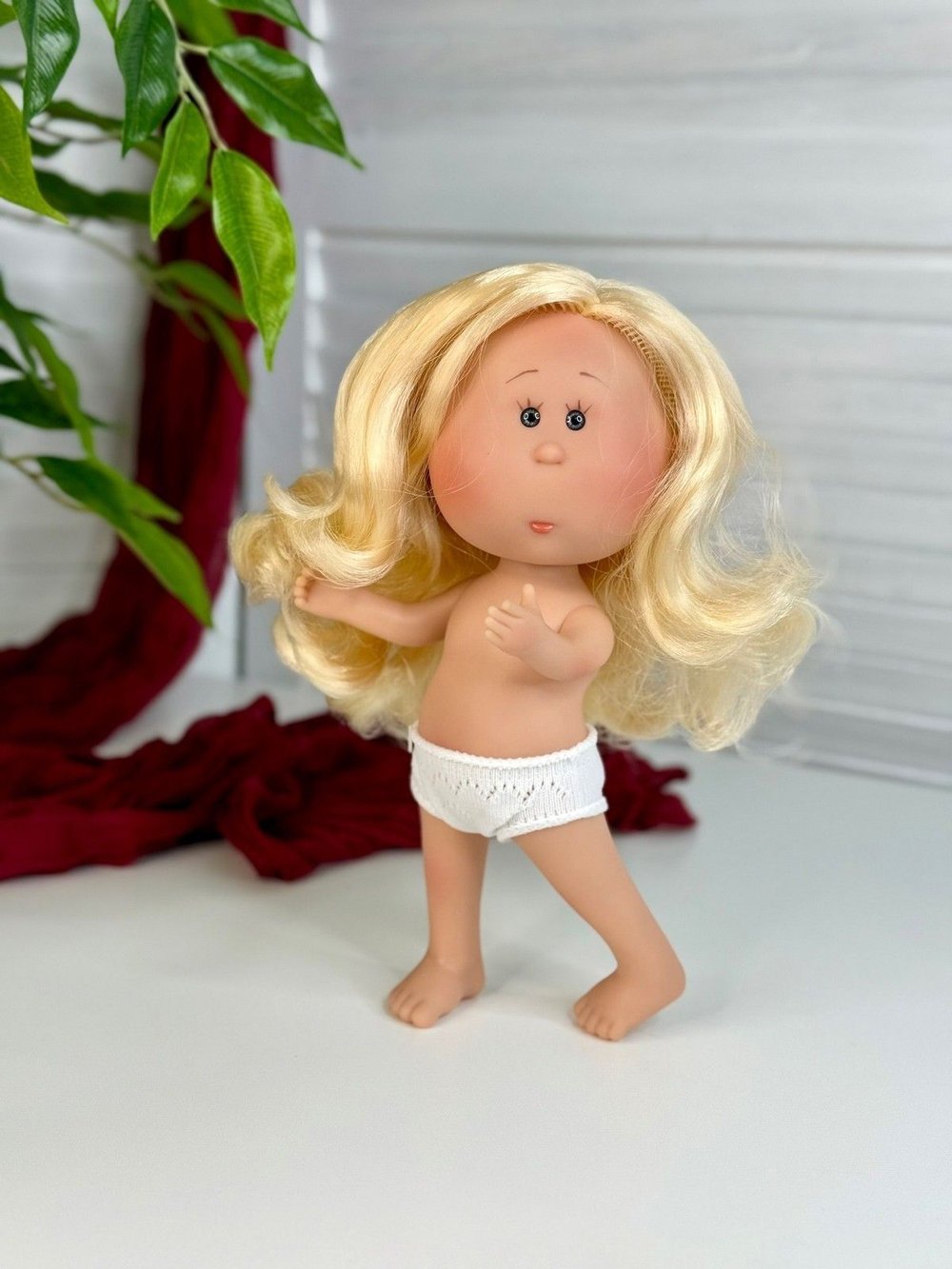 Кукла Nines виниловая 23см Little Mia без одежды (3199W12A2)