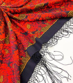 Платок из уплотненной шерстяной ткани