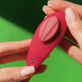 Давай представим одну пикантную ситуацию... Ты надеваешь свое самое соблазнительное белье, и оно не просто радует глаз. Оно становится источником бесконечного, томного удовольствия. Прямо у тебя под одеждой.