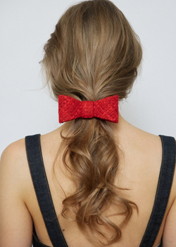 Бант-бабочка из красного твида