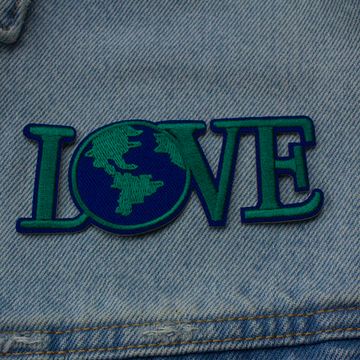 Нашивка на рюкзак и на одежду. LOVE