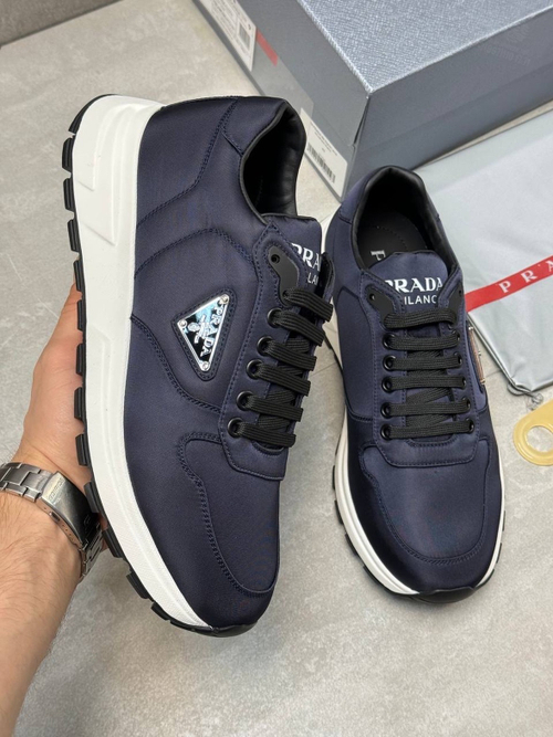 Кроссовки Prada