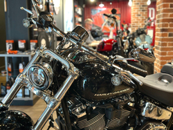 BREAKOUT 117 (VIVID BLACK) 2025