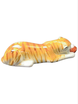 Фарфоровая статуэтка "Тигр с мясом" ЛФЗ