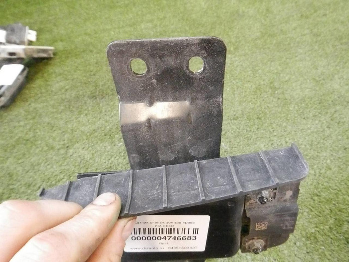 Датчик слепых зон правый Kia Ceed 3 (2018-2021)