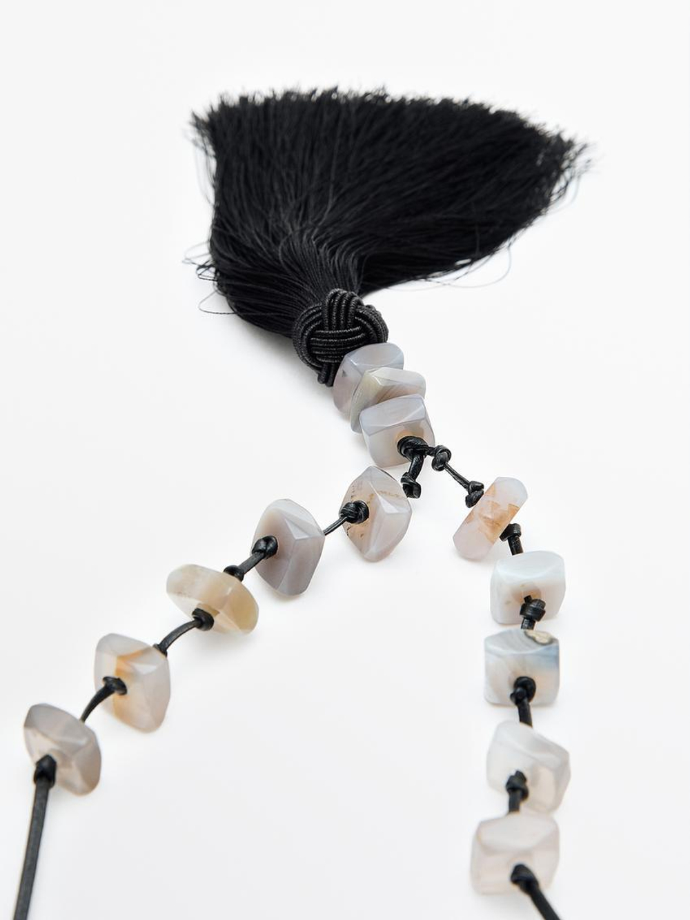 Massimo Dutti Ожерелье с подвеской-кисточкой и стразами, черный