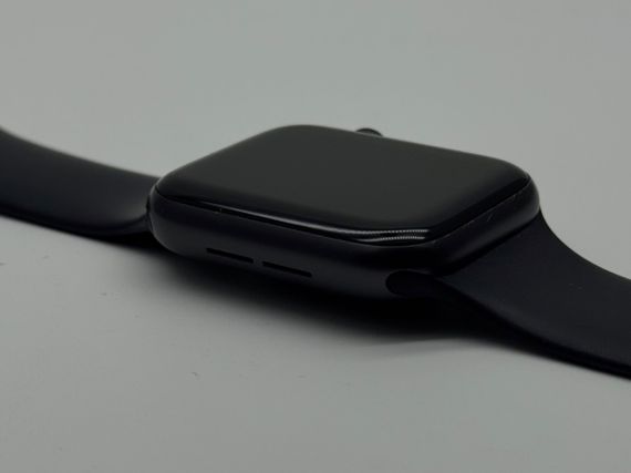 Apple Watch SE 44mm Space Gray