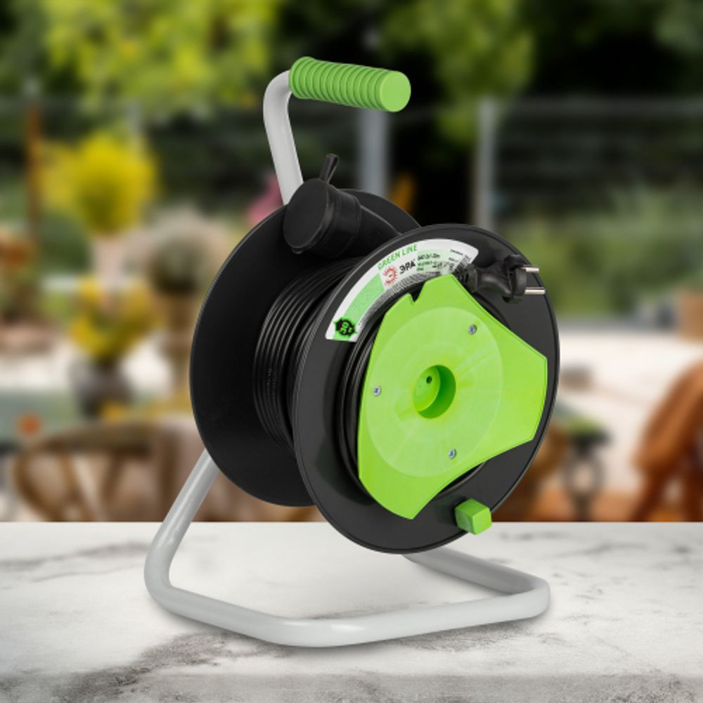 Удлинитель силовой ЭРА GREEN LINE GAZ-2x1-30m Greenline на катушке пластик 1 розетка без заземления 30м ПВС 2x1мм2 | Силовые удлинители