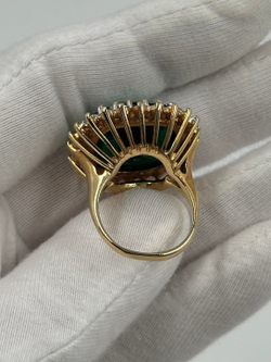 Кольцо с зелёным кристаллом