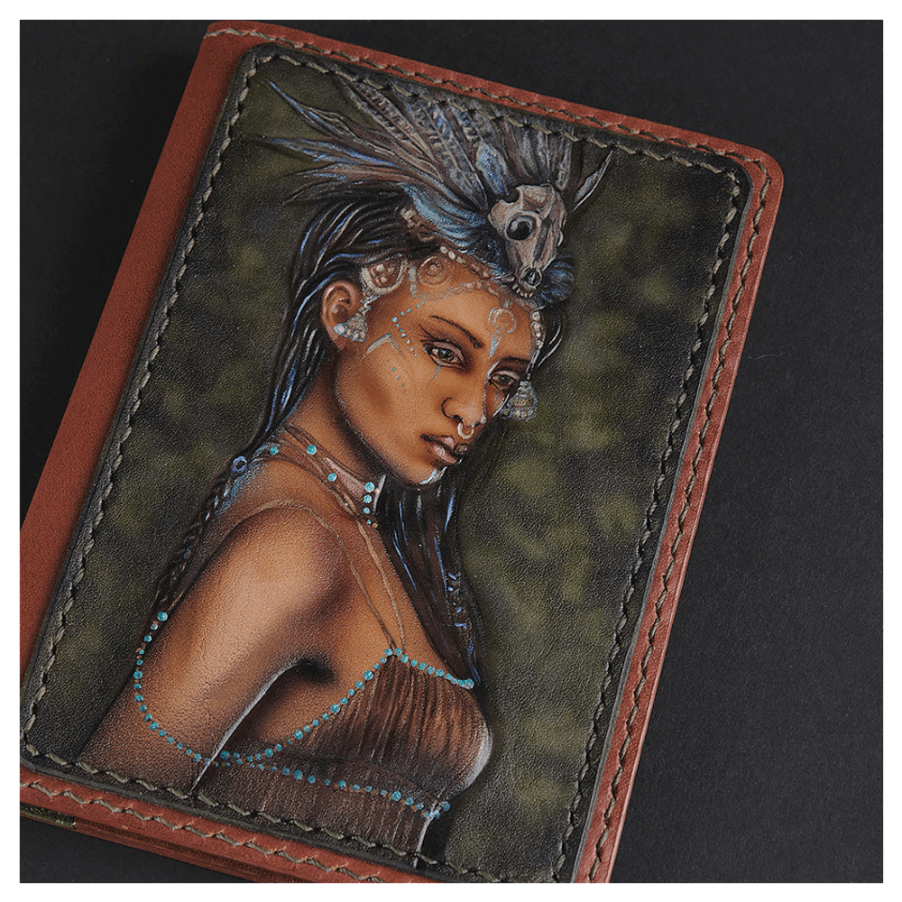 Кожаная обложка на паспорт «Шаманка» (фигура)