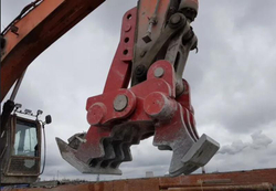 Крашер первичного сноса на Экскаватор Komatsu