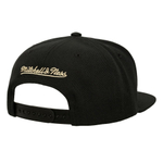 Баскетбольная кепка Mitchell & Ness NBA Cream Script Chicago Bulls Black Cap