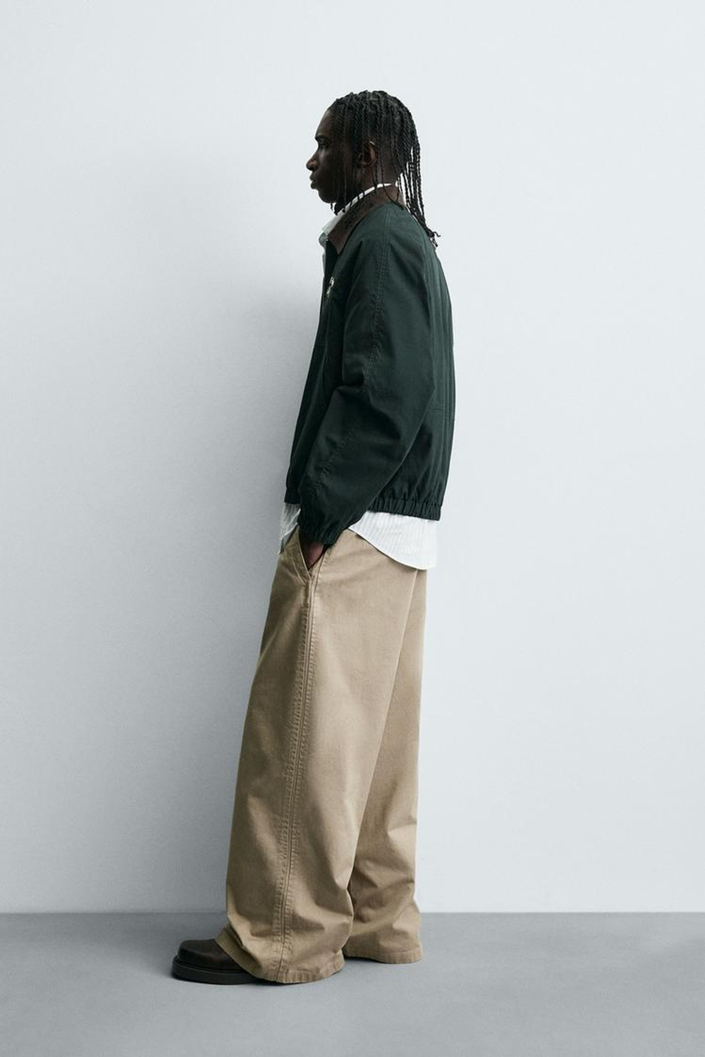 ZARA КУРТКА С КОНТРАСТНЫМ ВОРОТНИКОМ И ВЫШИВКОЙ, ЗЕЛЕНЫЙ