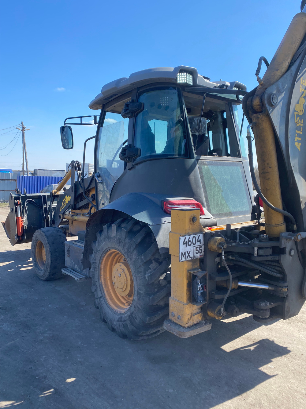 KYLOTON MR22 Фронтальный погрузчик MR22 (Дизельный, 3,6 л, 45 л.с., АТ)