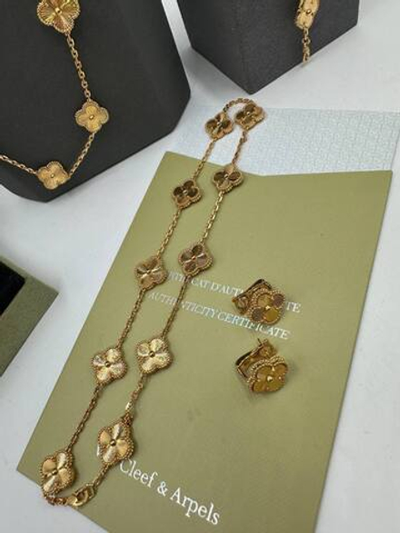 Серьги Van Cleef & Arpels