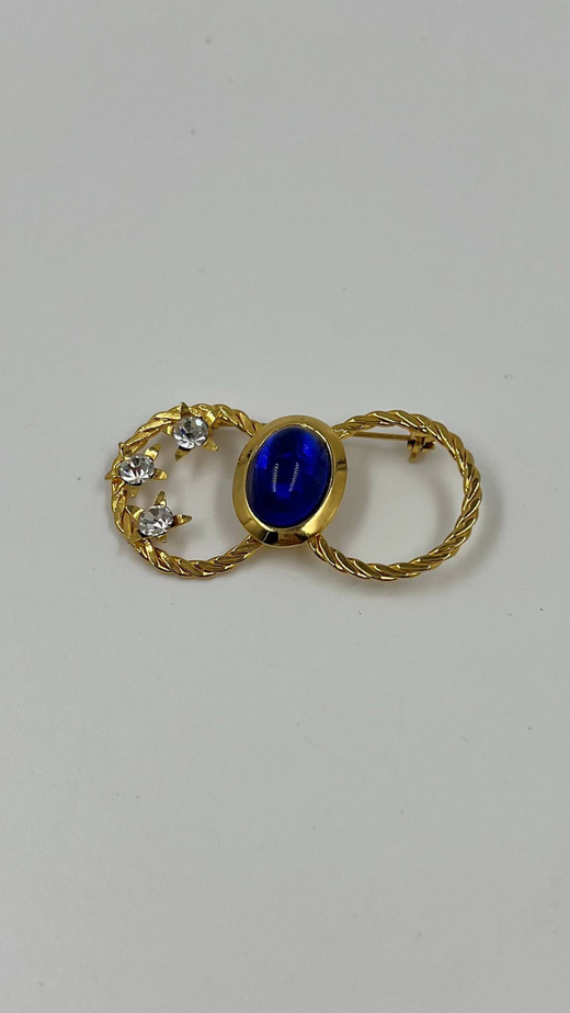 Брошь с синим кабошоном