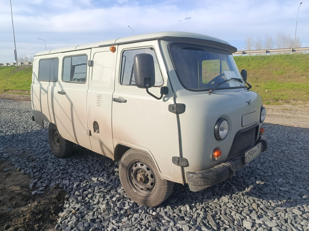 UAZ 3909* Грузопассажирский 390995-04 (без ABS, Бензиновый, 2,7 л, 112 л.с.)