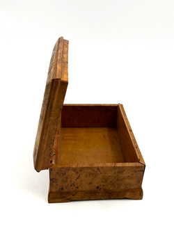 Шкатулка довоенная.  Кап, столярная работа. СССР. Первая половина XX в.