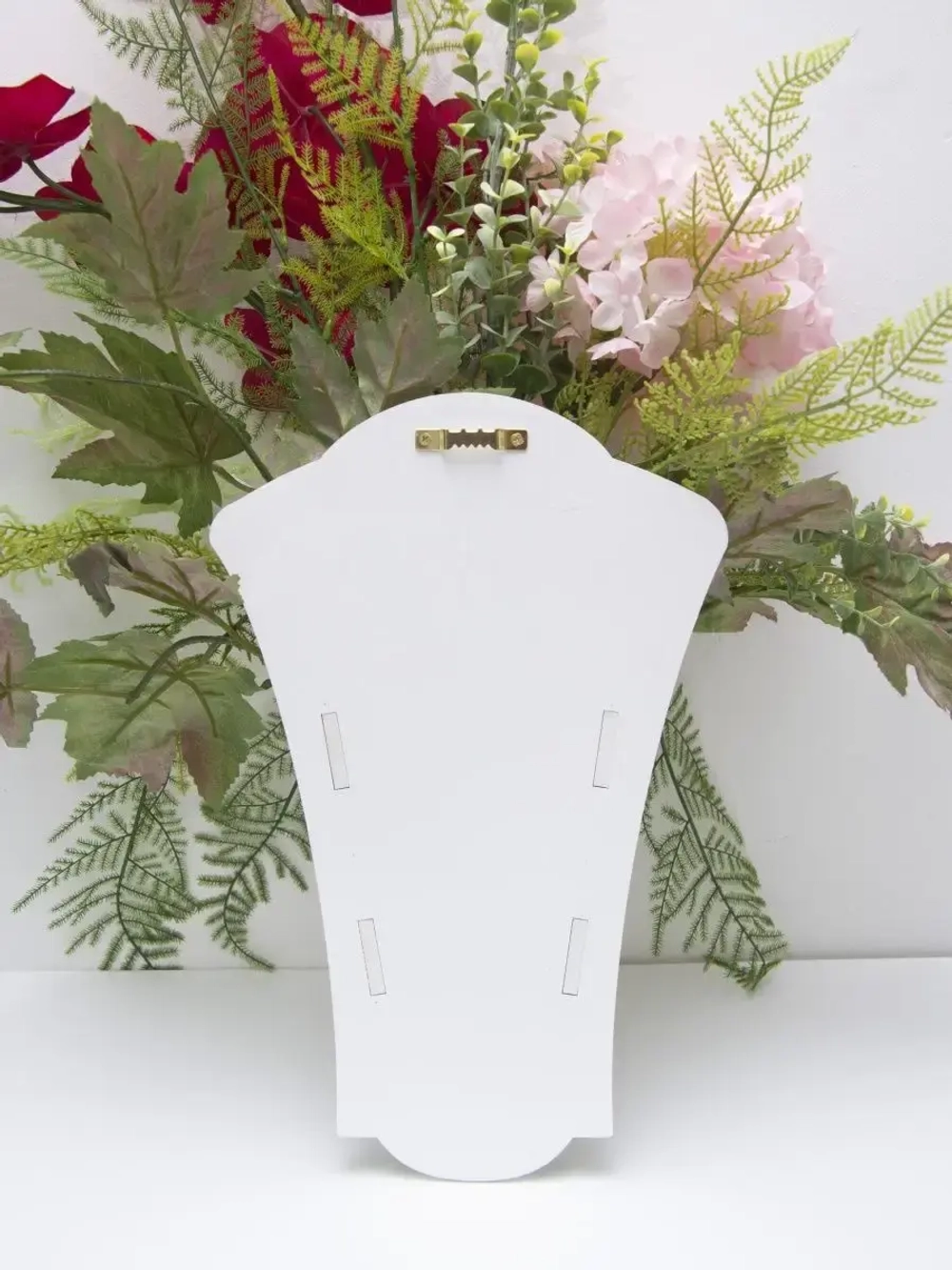 Искусственные цветы на стену в кашпо