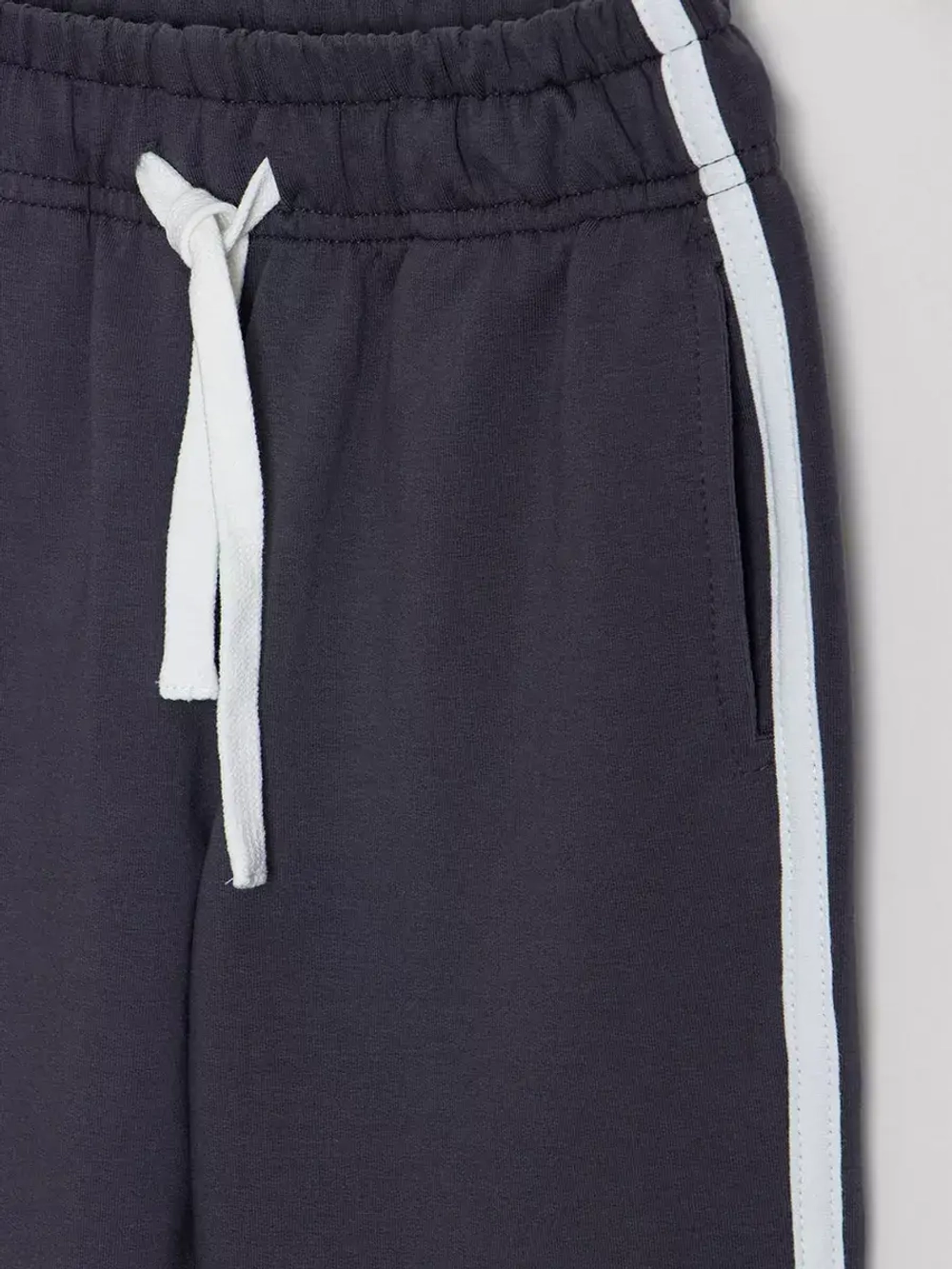 Спортивный костюм для мальчика в школу