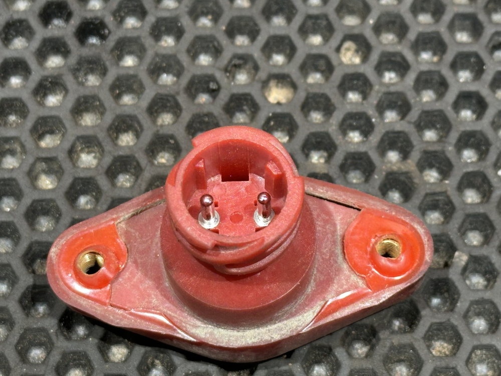 Кнопка запуска/остановки двигателя