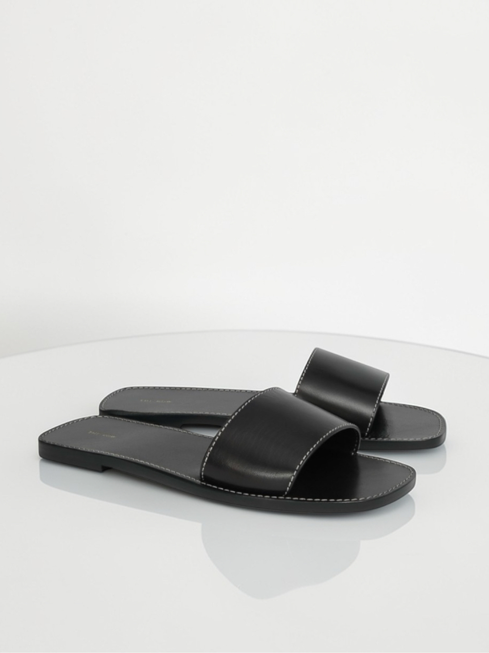 Шлёпанцы The Row