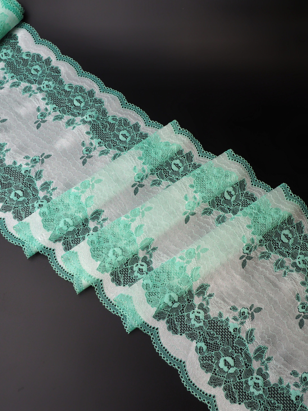 Эластичное кружево ментоловое ширина 24 см ОТРЕЗ 1,5 м