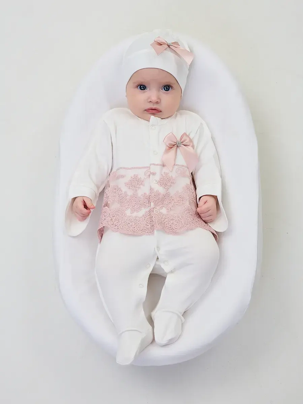 Комбинезон на выписку для новорожденного